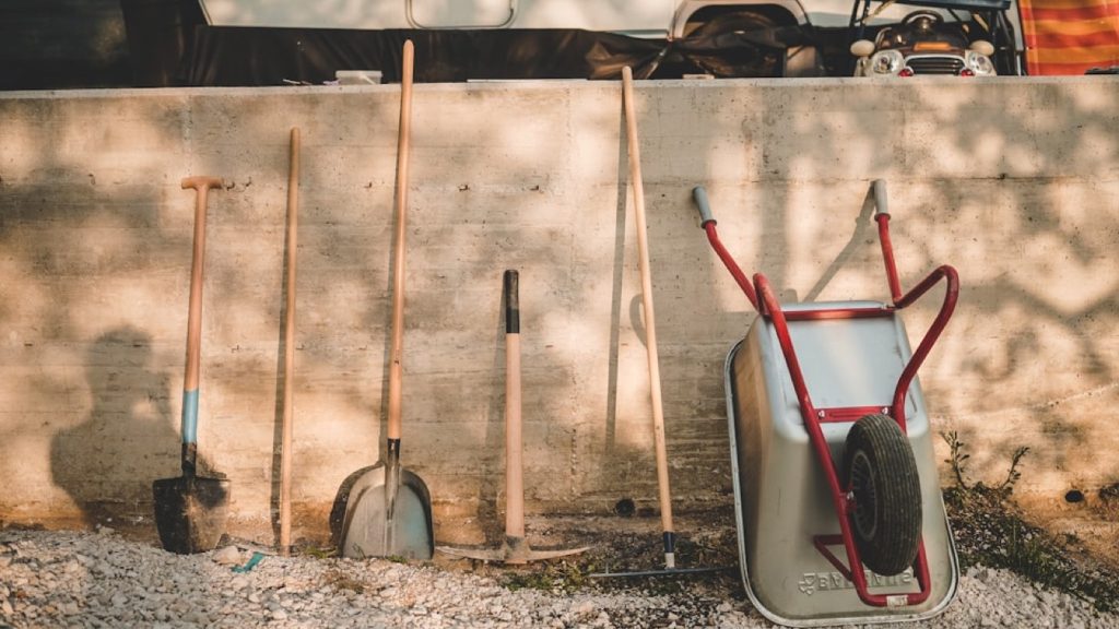 Meilleurs outils pour entretenir un petit jardin (top 7–12)